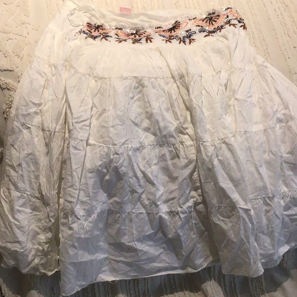 White Noliia Skirt 100% cotton size small.